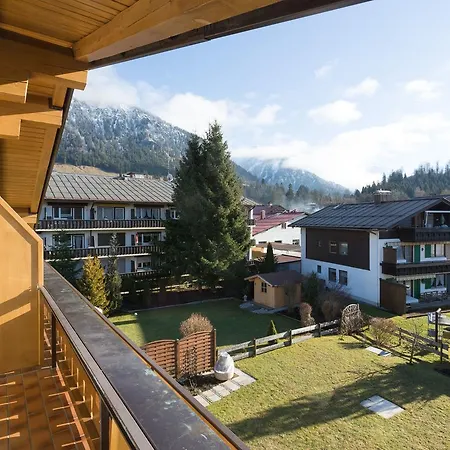 Alpenflair Ferienwohnungen Gaestehaus Tepferdt Oberstdorf Exterior photo