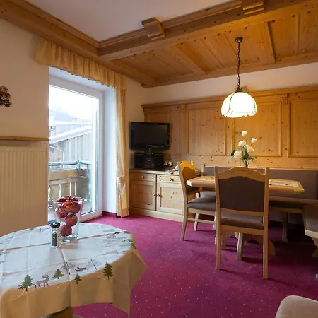 Alpenflair Ferienwohnungen Gaestehaus Tepferdt Oberstdorf Exterior photo