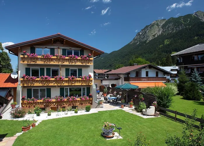 Alpenflair Ferienwohnungen Gaestehaus Tepferdt